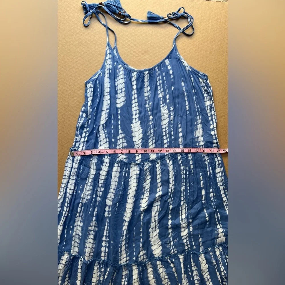 Blue Island light weight midi dress size Medium blue and white - Picture 7 of 7